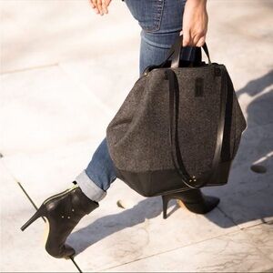 Jerome Dreyfuss Paris shoulder bag

Stylish Gray and Black Women's Bag